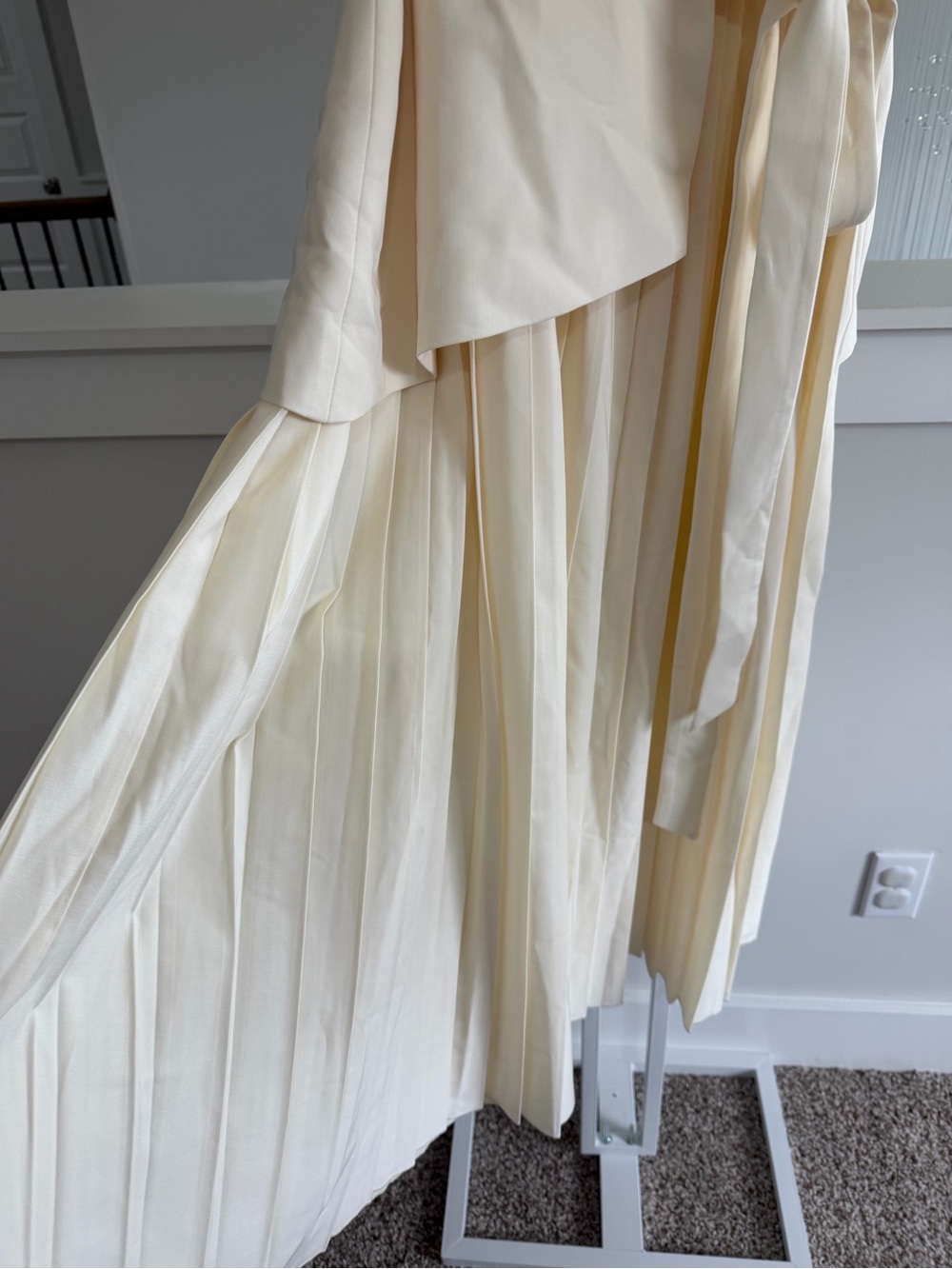 Commense Cream Tailored Pleated Blazer Dress - Picture 6 of 8